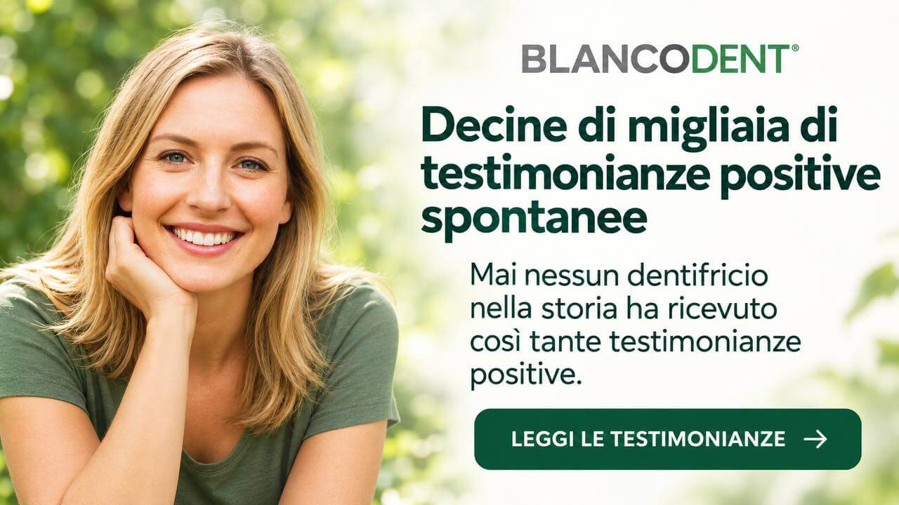 ragazza sorridente blancodent dentifricio in polvere